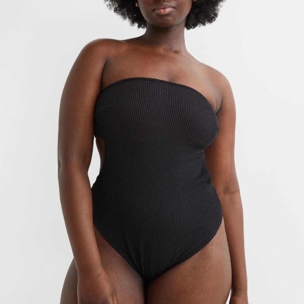 HM // Bandeau Cut Out Swimsuit